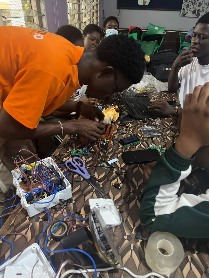 Taking students through basic circuits.